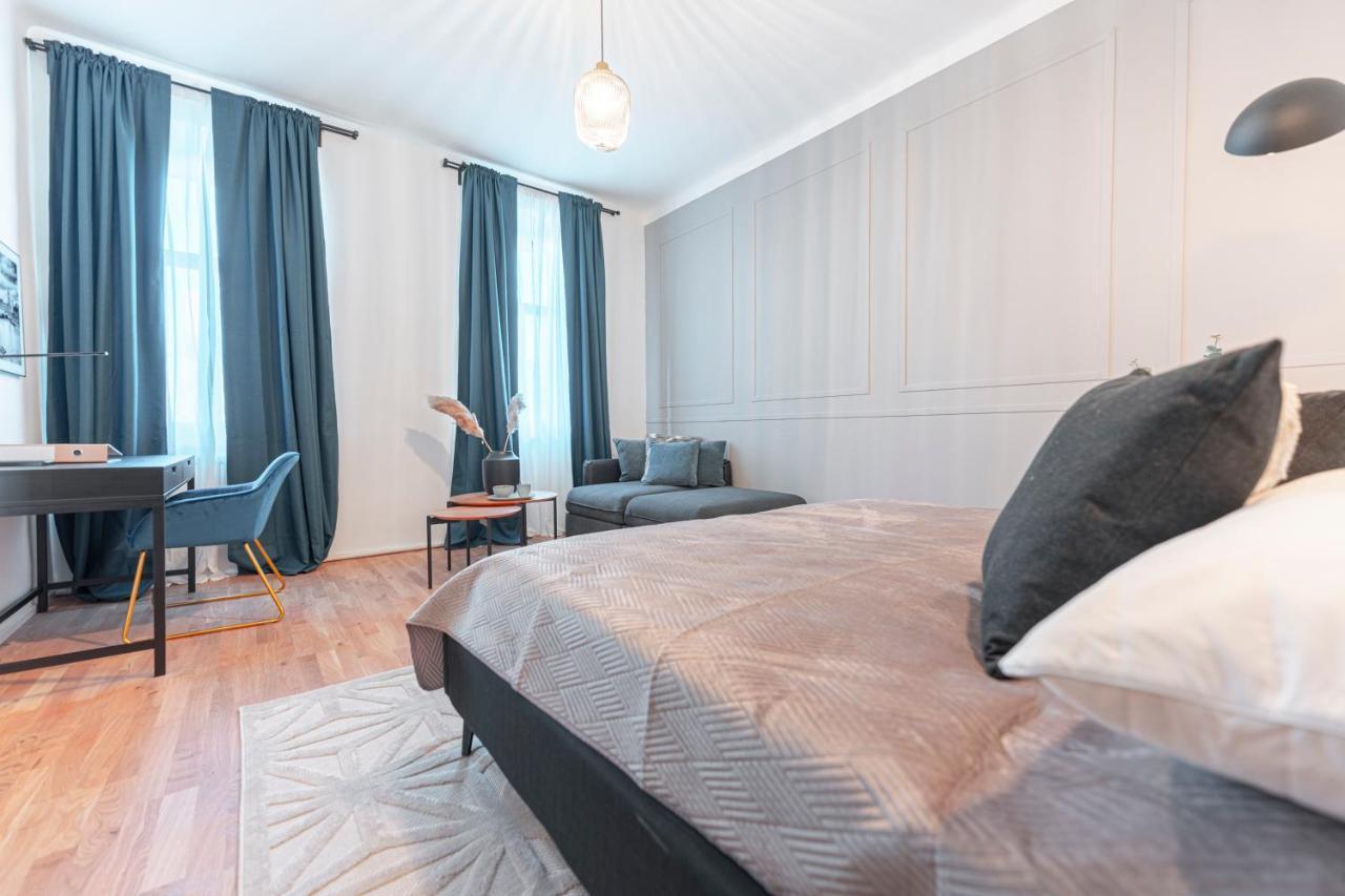 City Appartement Wagram Am Hauptbahnhof Sankt Poelten Exterior foto