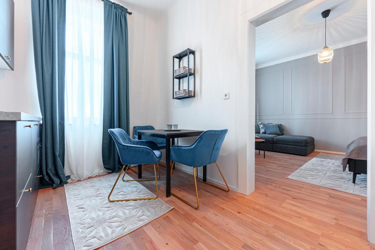 City Appartement Wagram Am Hauptbahnhof Sankt Poelten Exterior foto