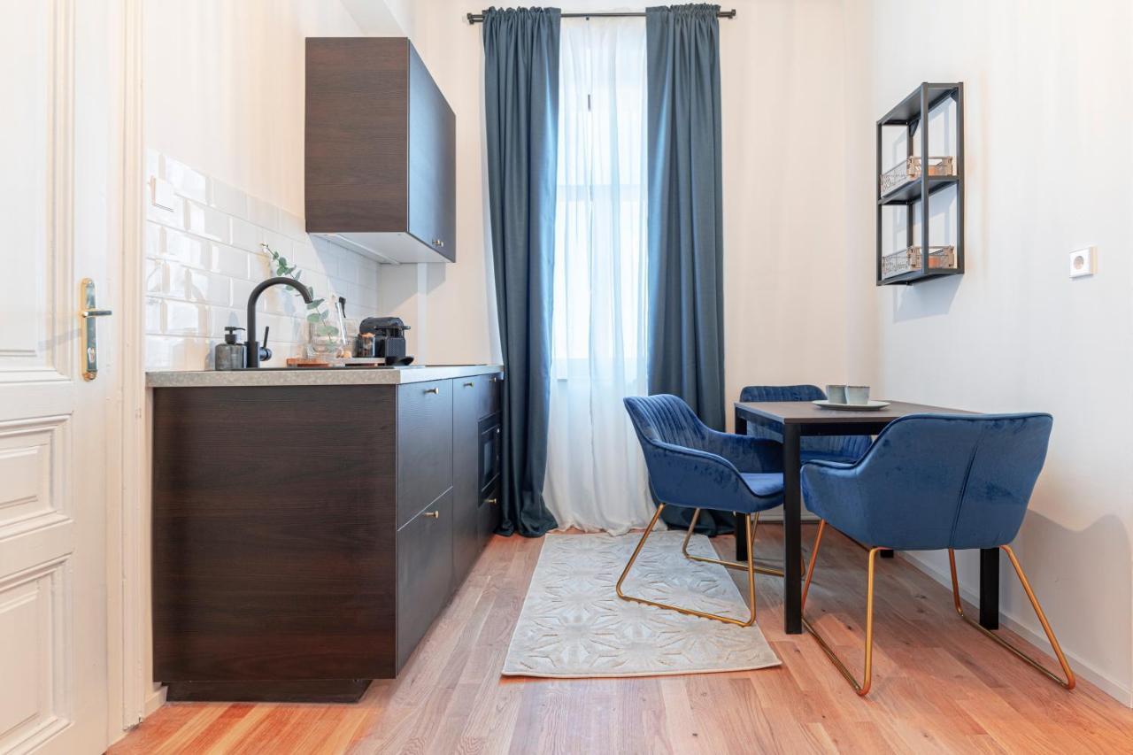 City Appartement Wagram Am Hauptbahnhof Sankt Poelten Exterior foto