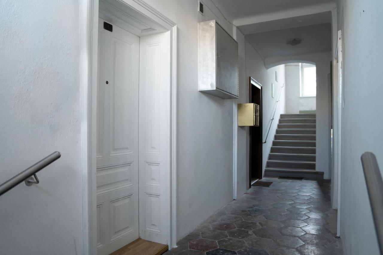City Appartement Wagram Am Hauptbahnhof Sankt Poelten Exterior foto